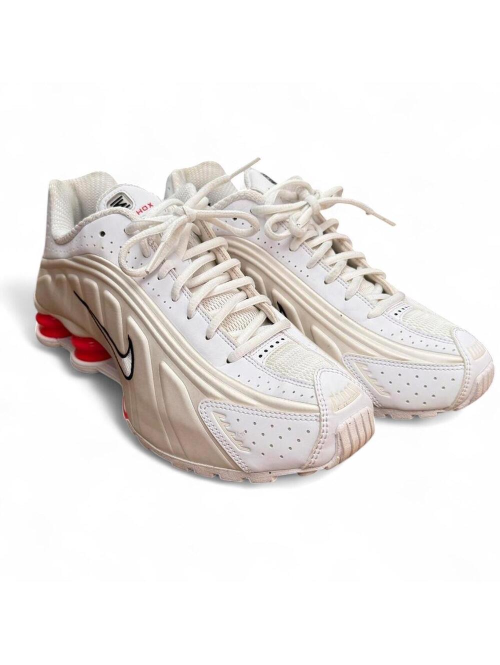 Nike Shox R4 White & Red  Sneakers - Women's US 9.5